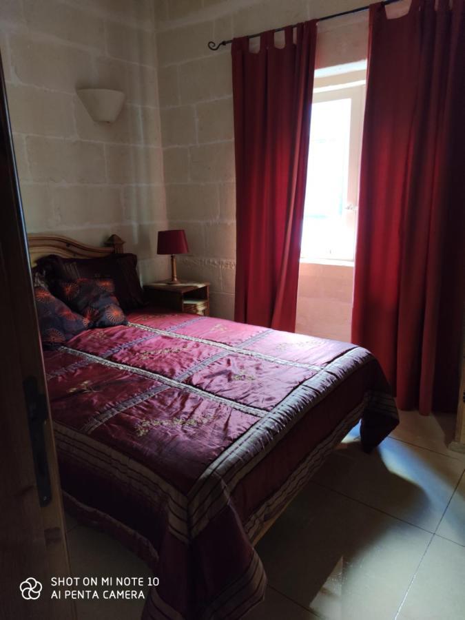 Seafront Two Bedroomed Apartment In Marsalforn Εξωτερικό φωτογραφία