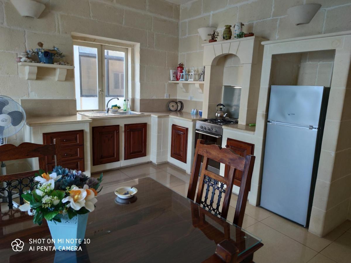 Seafront Two Bedroomed Apartment In Marsalforn Εξωτερικό φωτογραφία